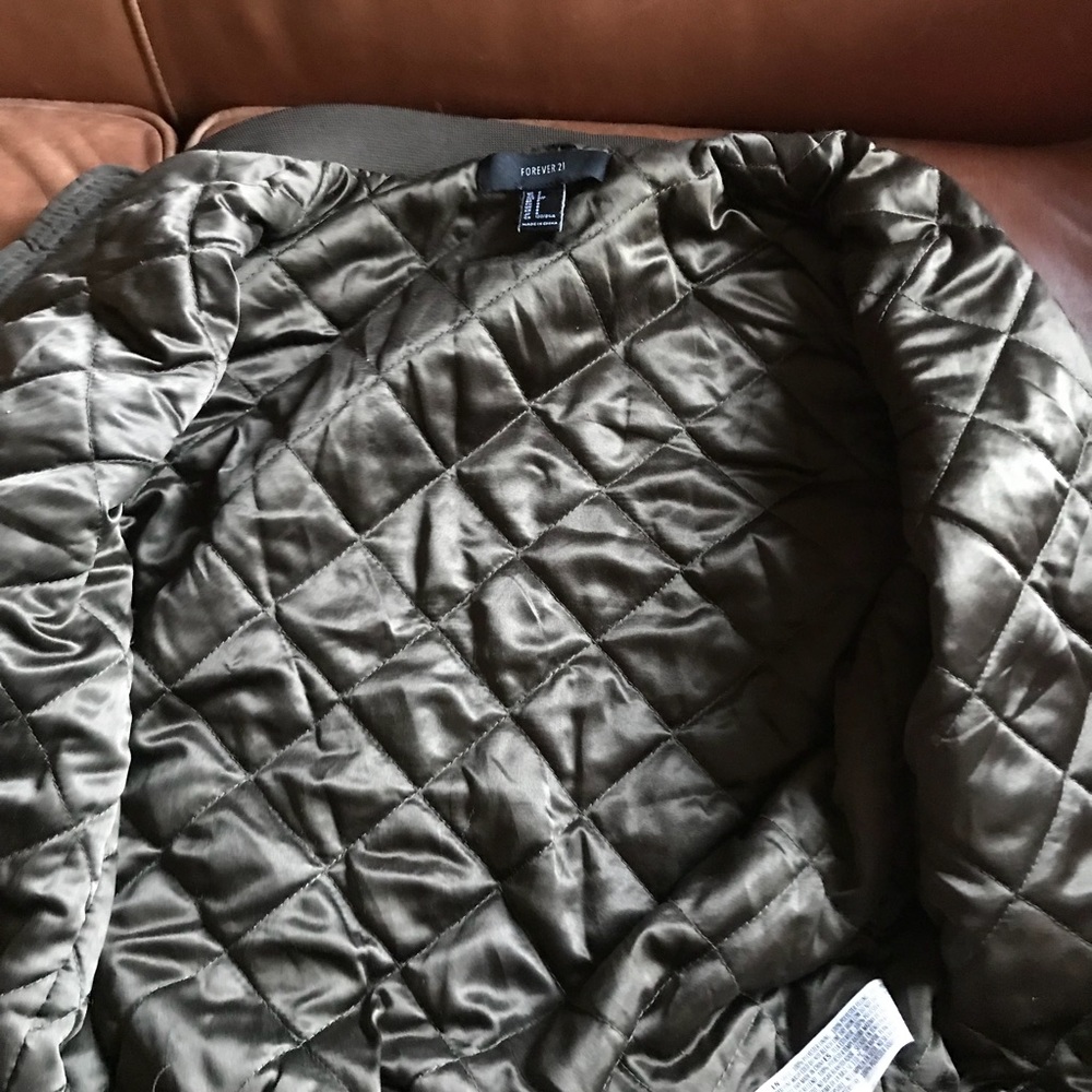Bomber Jacket - Picture 5 of 6